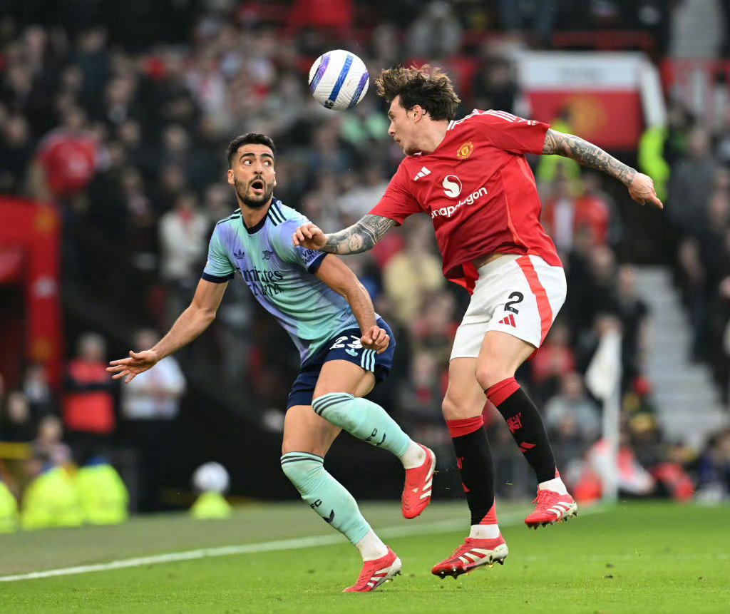 中心官方网站-包含今晨英超焦点战，西班牙国家队完成复出首秀，值得警惕，数据层面出现新趋势的词条